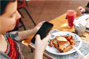 Google Maps will now help you navigate restaurant menus, too