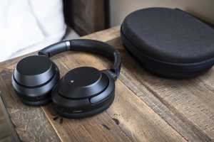 Sony’s awesome WH-1000MX3 earphones are cheaper than they’re ever been
