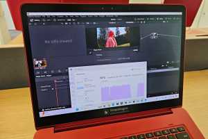 Qualcomm says Snapdragon X Elite kicks Intel Core Ultra's butt, too